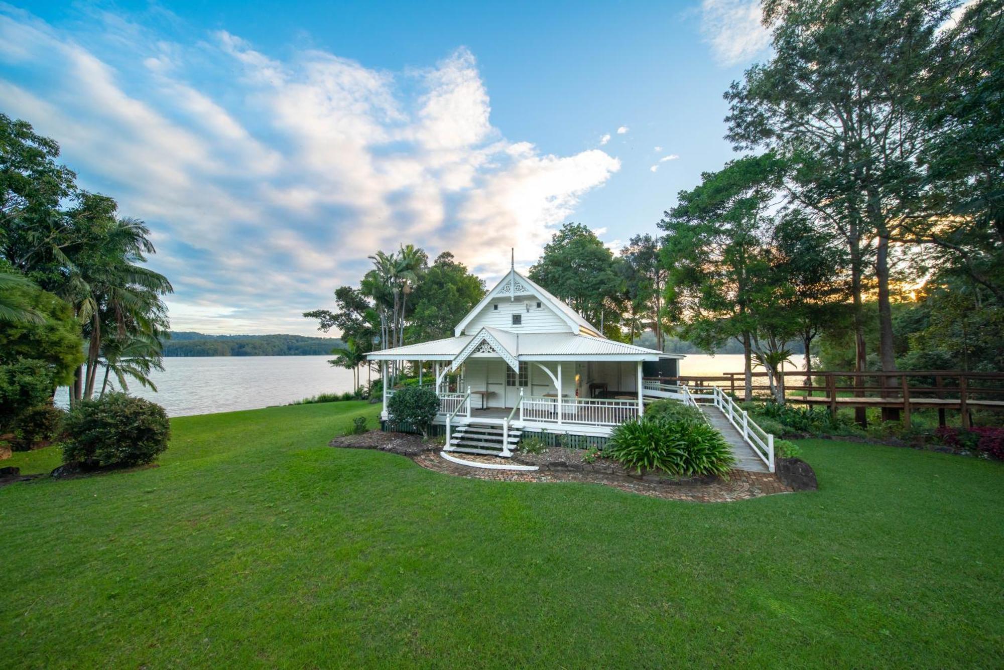 Secrets On The Lake Montville Exterior foto