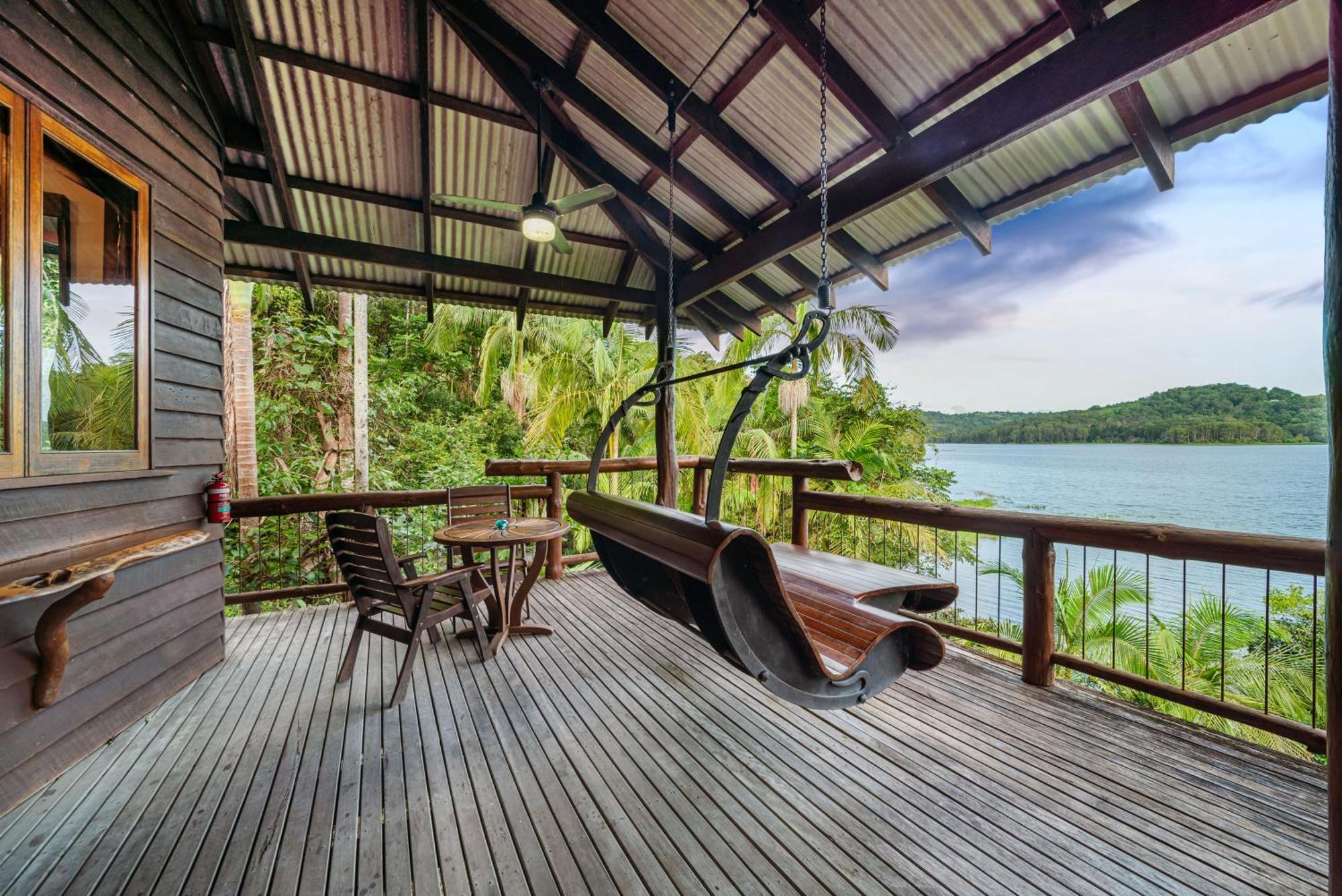 Secrets On The Lake Montville Exterior foto