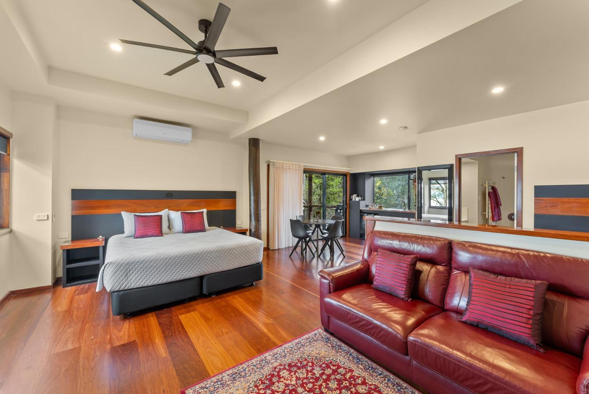 Secrets On The Lake Montville Exterior foto